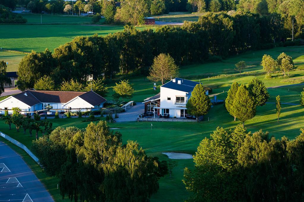 Soederasens Golf Lodge Risekatslosa Exteriér fotografie