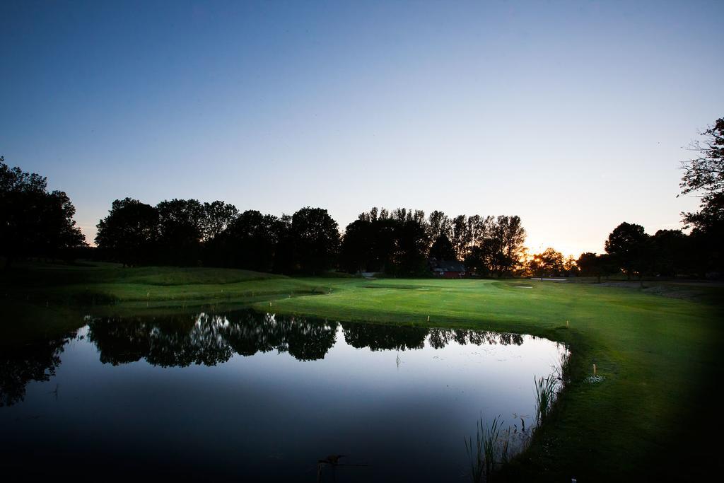Soederasens Golf Lodge Risekatslosa Exteriér fotografie
